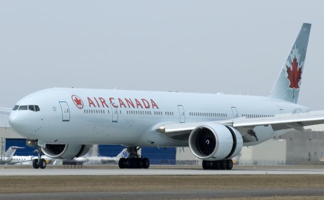Air_Canada_777.jpg