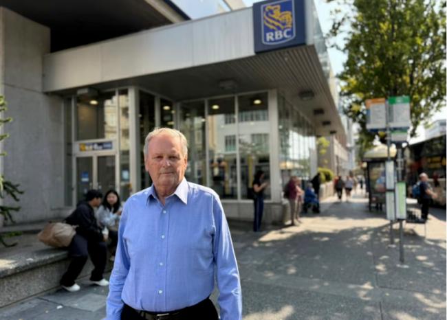 加拿大89岁老人170万积蓄被骗光 银行眼睁睁看着