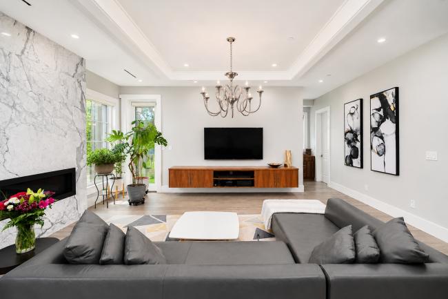 04_Family Room 1.jpg