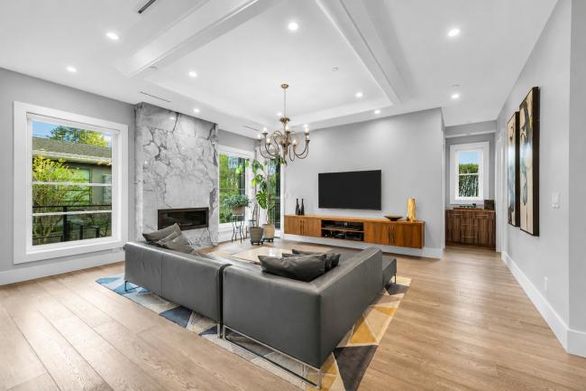11_Family Room 2.jpg