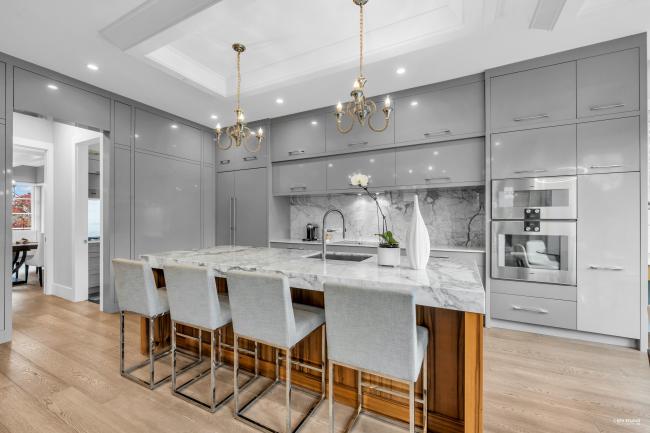 13_Kitchen 2.jpg