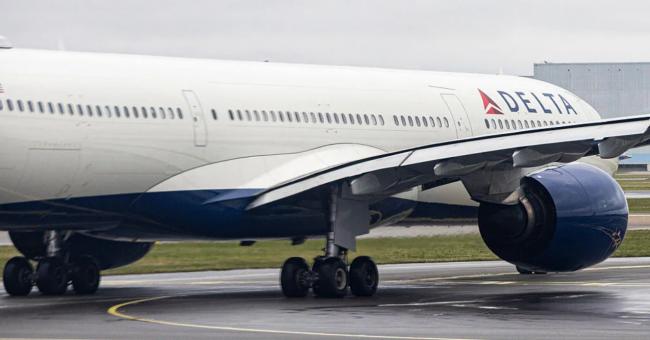 突发! 载286人客机起飞后发动机爆炸 视频曝光