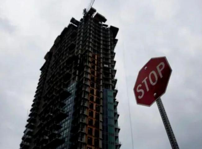 史诗级崩盘! 大温楼花销量暴跌98% 开发商陷绝境